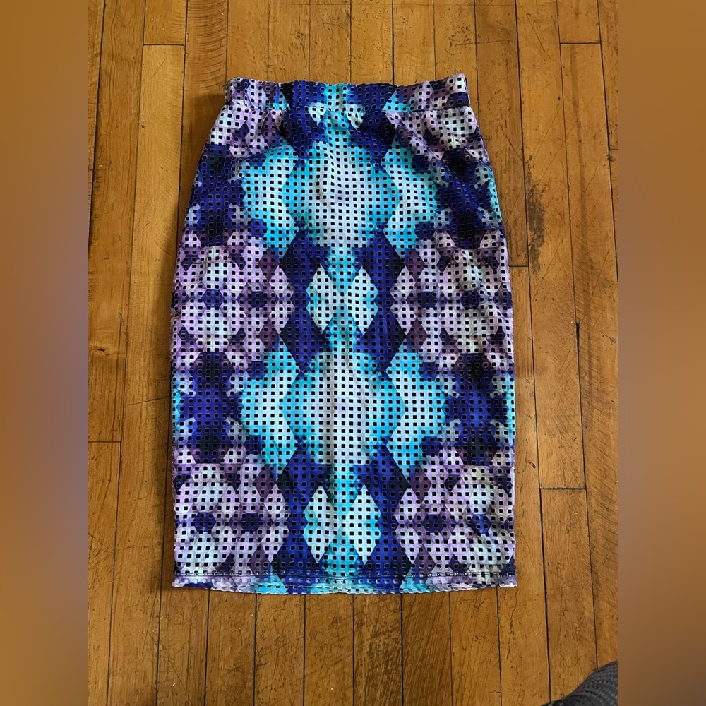Bar III Geo/Kaleidoscope Print - Perforated MIDI Pencil Skirt - Size M